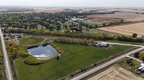 325 Yard Drive Sumner IA 50674