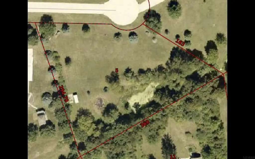 2992 Cottonwood Place Charles City IA 50616