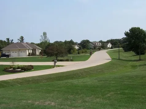 2989 Cottonwood Place Charles City IA 50616