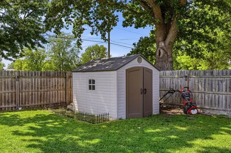 209 Walnut Street Winfield IA 52659
