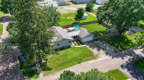 209 Walnut Street Winfield IA 52659