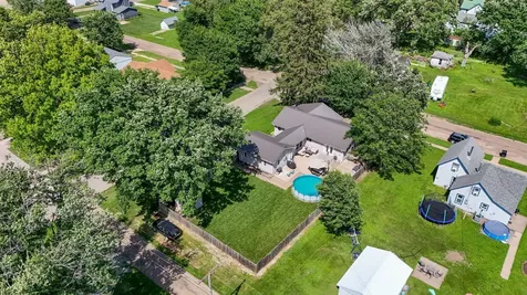 209 Walnut Street Winfield IA 52659