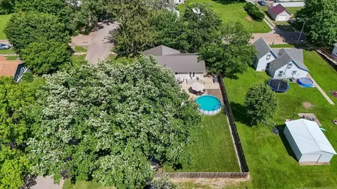 209 Walnut Street Winfield IA 52659