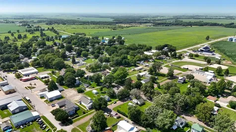 209 Walnut Street Winfield IA 52659