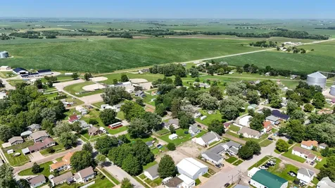 209 Walnut Street Winfield IA 52659