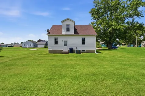 612 Locust Street Wilton IA 52778