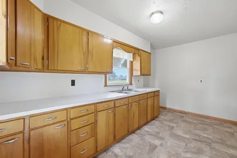 612 Locust Street Wilton IA 52778