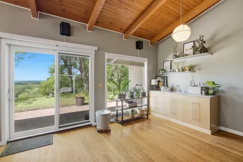 2049 Mississippi View Muscatine IA 52761