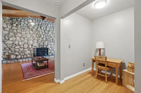 2049 Mississippi View Muscatine IA 52761