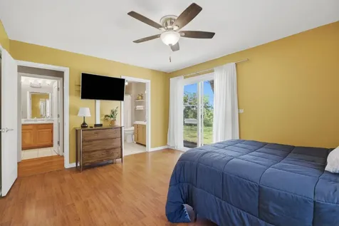 2049 Mississippi View Muscatine IA 52761