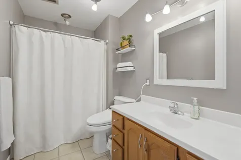 2049 Mississippi View Muscatine IA 52761