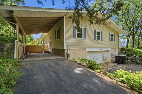 2049 Mississippi View Muscatine IA 52761