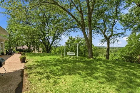2049 Mississippi View Muscatine IA 52761