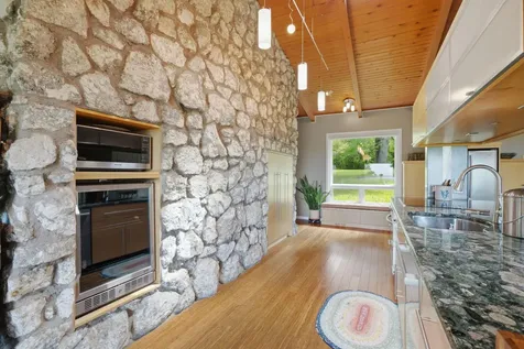 2049 Mississippi View Muscatine IA 52761