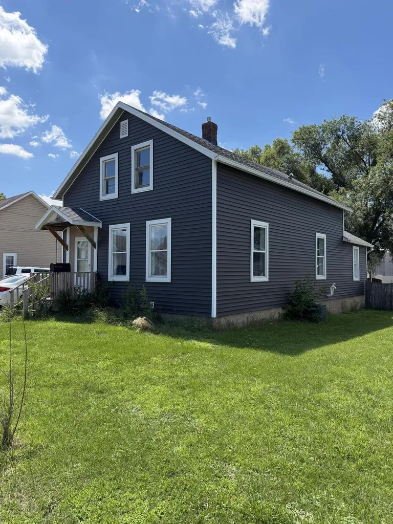 1009 Grandview Avenue Muscatine IA 52761