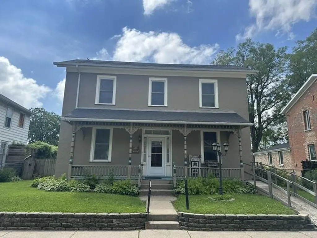 608 6th Street Muscatine IA 52761