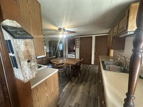 608 6th Street Muscatine IA 52761