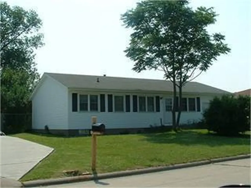 1107 Dolliver Street Muscatine IA 52761