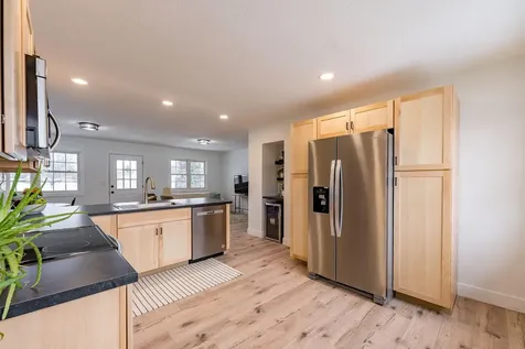 1107 Dolliver Street Muscatine IA 52761