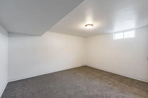 1107 Dolliver Street Muscatine IA 52761