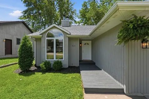 823 Pepper Iowa City IA 52240