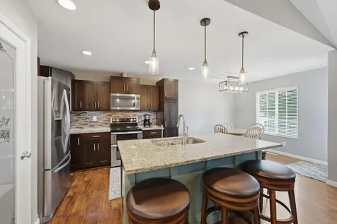 310B York Wilton IA 52778