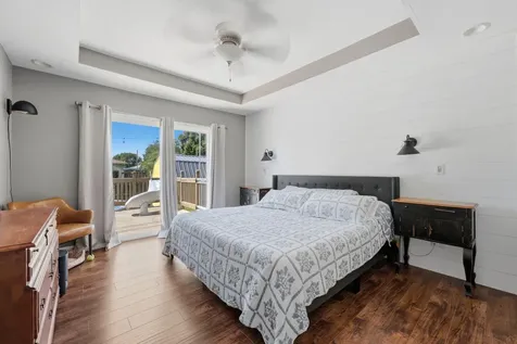 310B York Wilton IA 52778