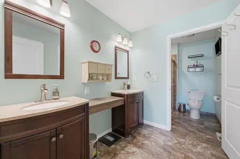310B York Wilton IA 52778