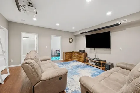 310B York Wilton IA 52778