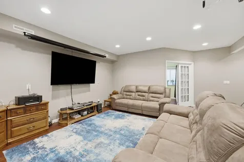 310B York Wilton IA 52778