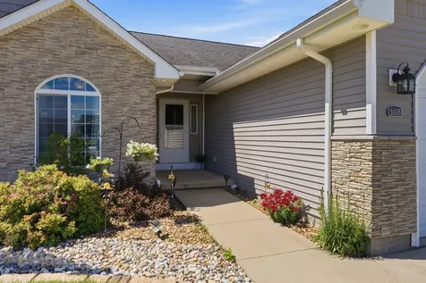 310B York Wilton IA 52778