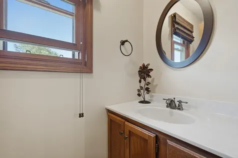 2674 Leah Drive Muscatine IA 52761