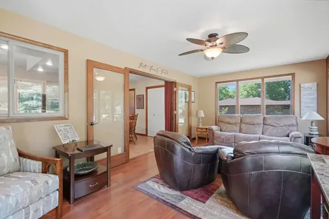 2674 Leah Drive Muscatine IA 52761