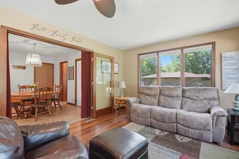 2674 Leah Drive Muscatine IA 52761