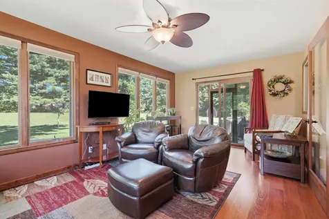 2674 Leah Drive Muscatine IA 52761