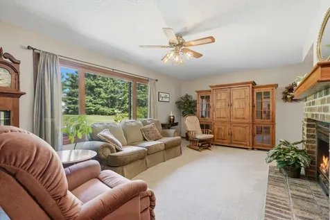2674 Leah Drive Muscatine IA 52761