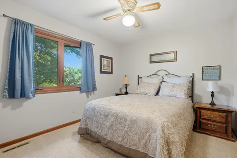 2674 Leah Drive Muscatine IA 52761