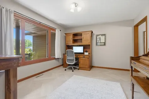2674 Leah Drive Muscatine IA 52761