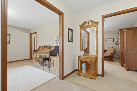 2674 Leah Drive Muscatine IA 52761