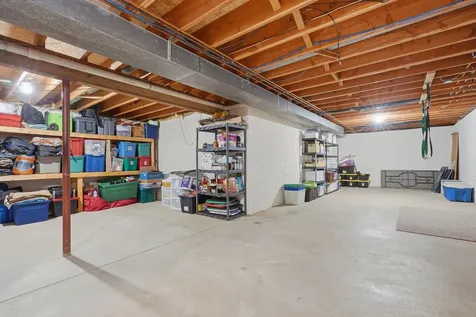 2674 Leah Drive Muscatine IA 52761