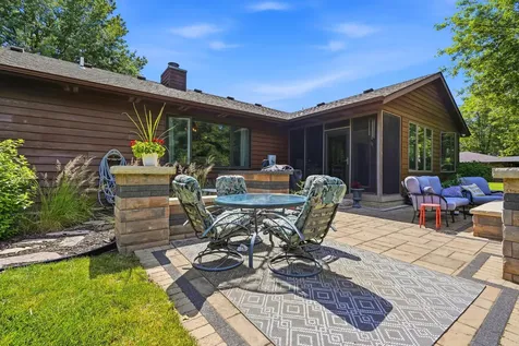 2674 Leah Drive Muscatine IA 52761