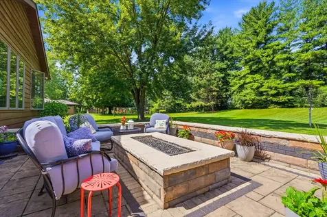 2674 Leah Drive Muscatine IA 52761