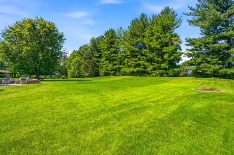 2674 Leah Drive Muscatine IA 52761