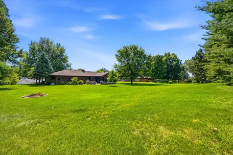 2674 Leah Drive Muscatine IA 52761