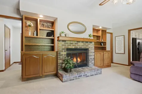 2674 Leah Drive Muscatine IA 52761