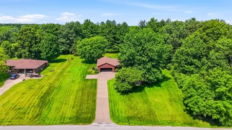 2674 Leah Drive Muscatine IA 52761