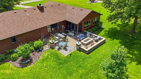2674 Leah Drive Muscatine IA 52761