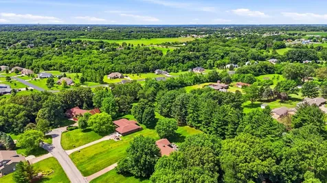 2674 Leah Drive Muscatine IA 52761