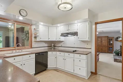 2674 Leah Drive Muscatine IA 52761