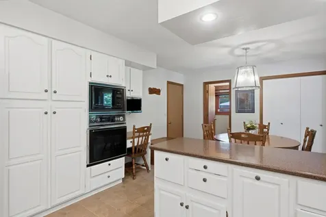 2674 Leah Drive Muscatine IA 52761